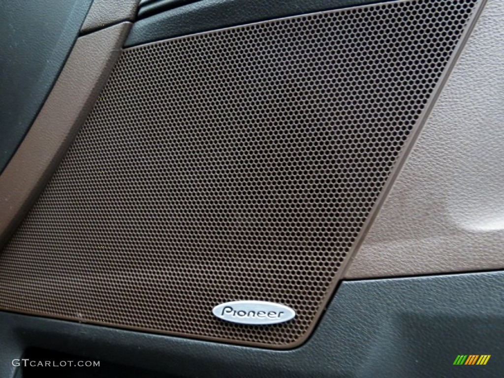 2010 Chevrolet Equinox LTZ Audio System Photos