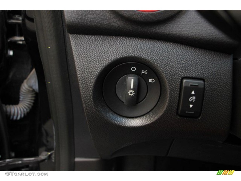 2012 Ford Fiesta SEL Sedan Controls Photo #81946471