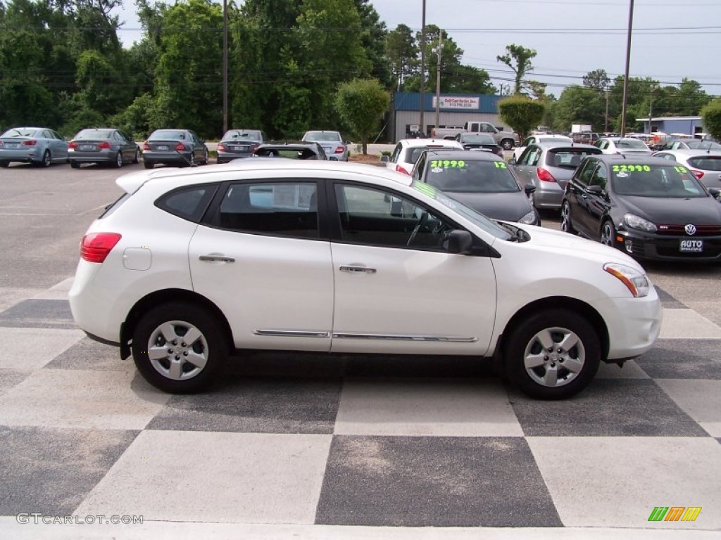 2011 Rogue S AWD - Pearl White / Gray photo #3