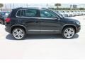 Deep Black Metallic - Tiguan SEL Photo No. 10