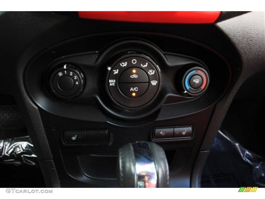 2012 Ford Fiesta SEL Sedan Controls Photo #81946591