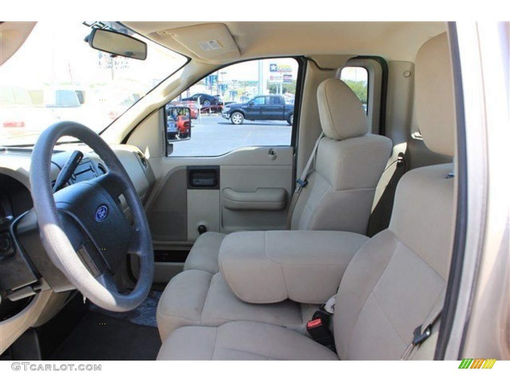 2005 F150 XL Regular Cab - Arizona Beige Metallic / Tan photo #5