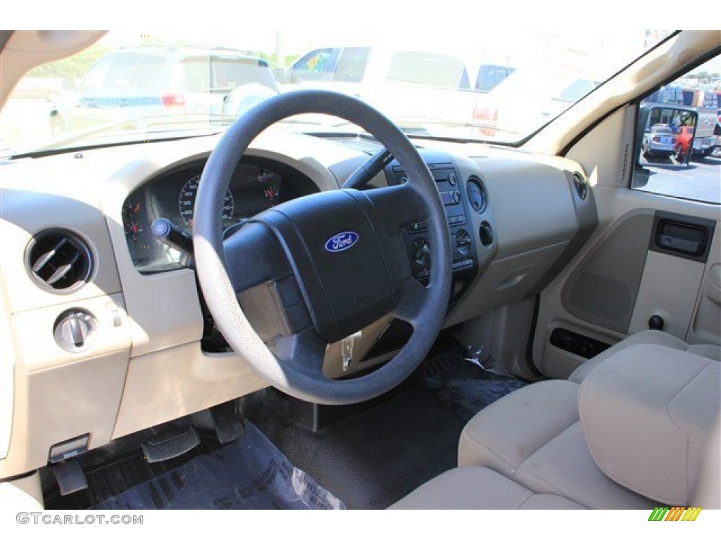 2005 F150 XL Regular Cab - Arizona Beige Metallic / Tan photo #6
