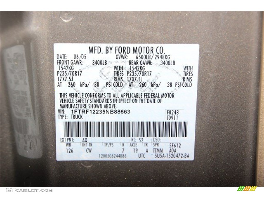 2005 F150 XL Regular Cab - Arizona Beige Metallic / Tan photo #11