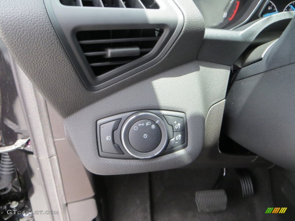 2013 Escape SE 1.6L EcoBoost - Tuxedo Black Metallic / Charcoal Black photo #30