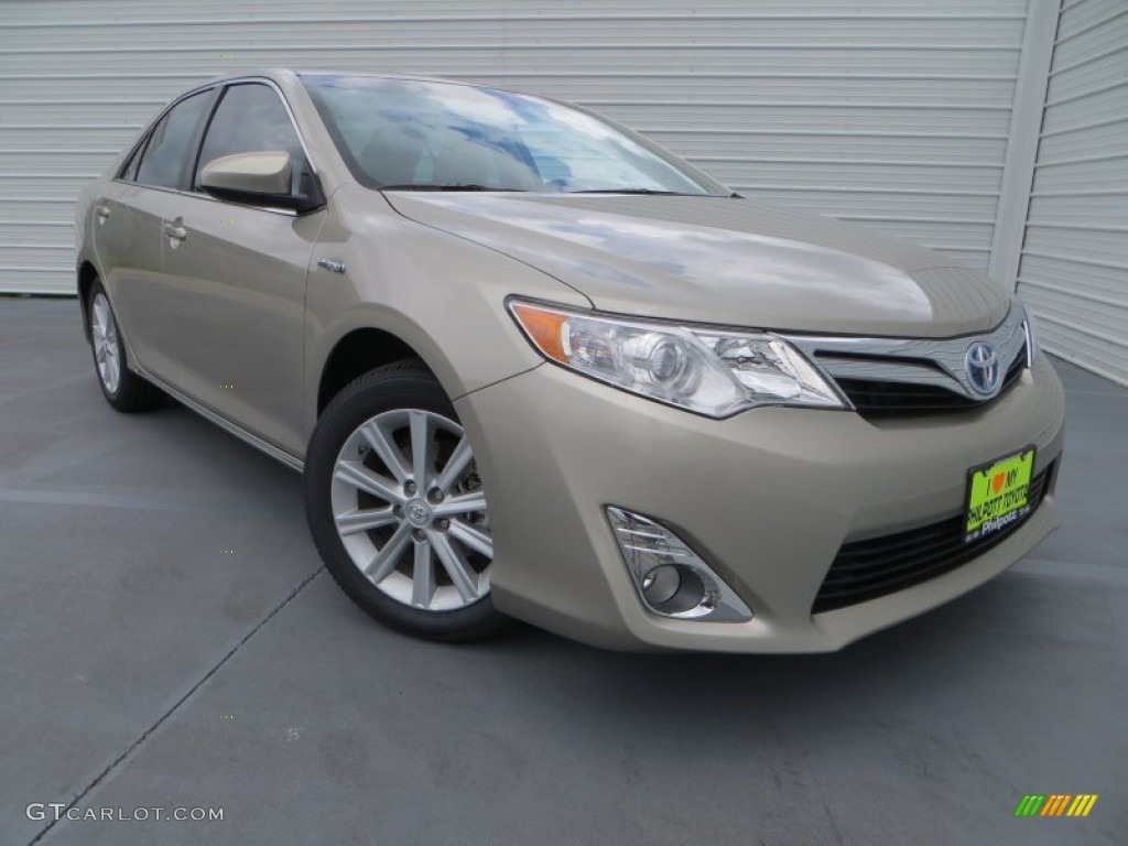 2013 Camry Hybrid XLE - Champagne Mica / Ivory photo #1
