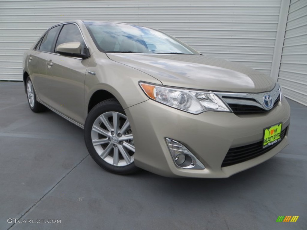 2013 Camry Hybrid XLE - Champagne Mica / Ivory photo #2
