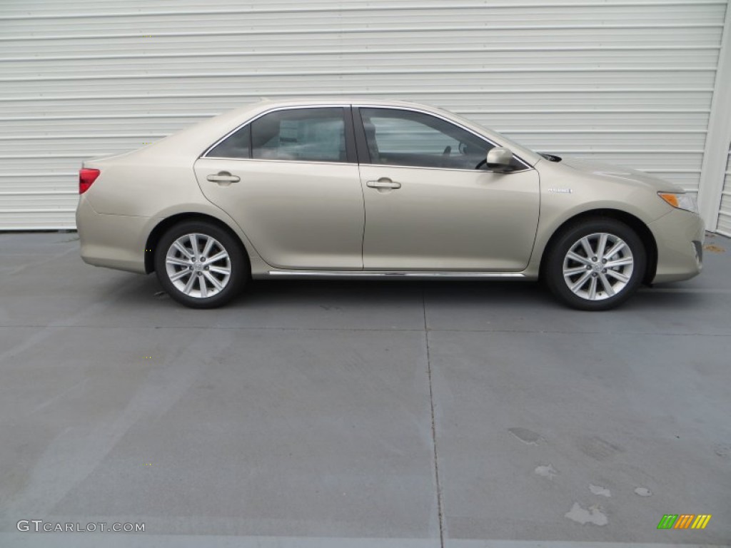 2013 Camry Hybrid XLE - Champagne Mica / Ivory photo #3