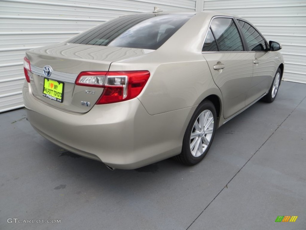 2013 Camry Hybrid XLE - Champagne Mica / Ivory photo #4