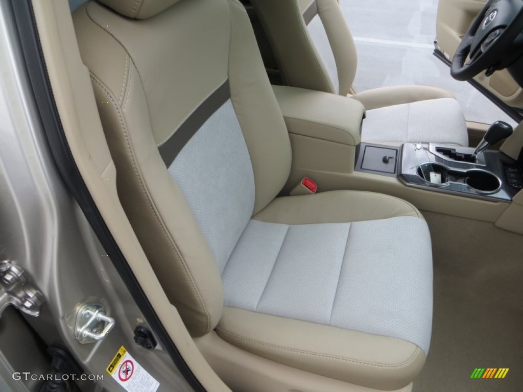 2013 Camry Hybrid XLE - Champagne Mica / Ivory photo #16