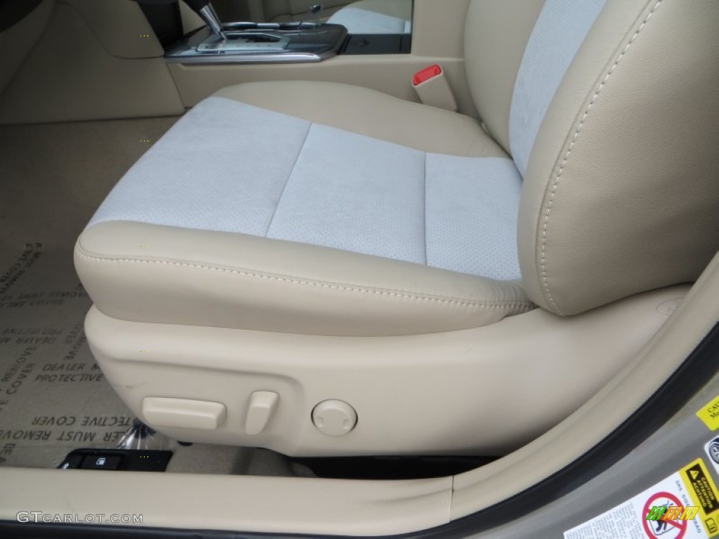 2013 Camry Hybrid XLE - Champagne Mica / Ivory photo #22