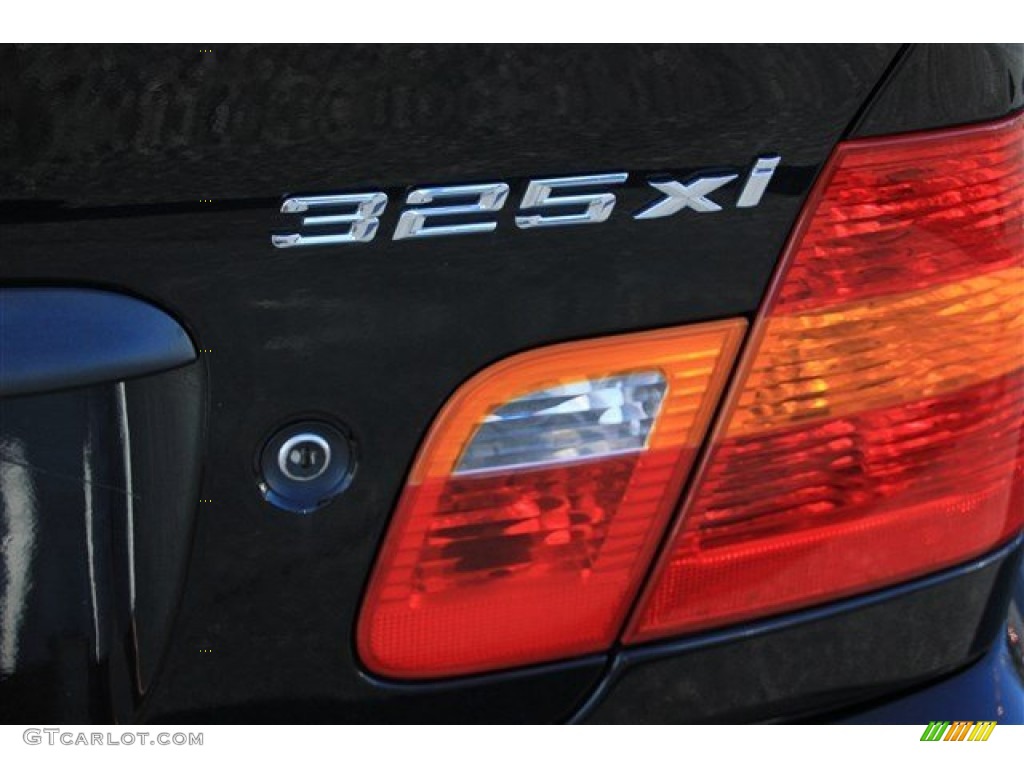 2003 3 Series 325xi Sedan - Jet Black / Black photo #2