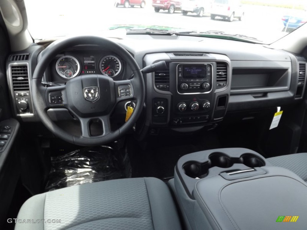 2013 Ram 2500 Tradesman Crew Cab 4x4 Black/Diesel Gray Dashboard Photo #81952215