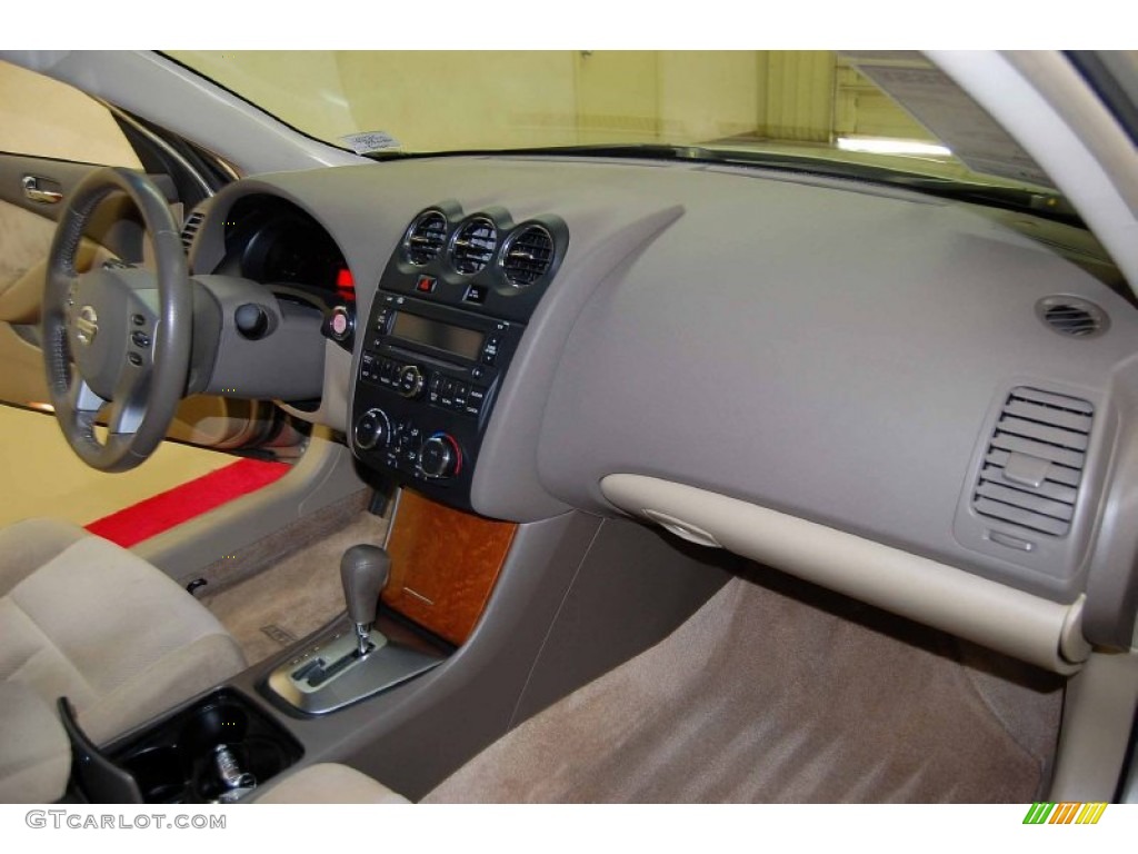 2009 Altima 2.5 S - Sonoran Sand Metallic / Blond photo #20