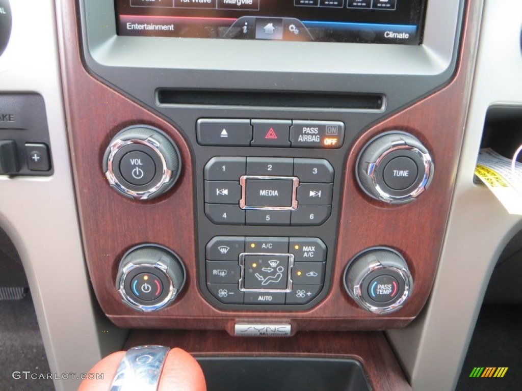 2013 Ford F150 King Ranch SuperCrew 4x4 Controls Photo #81956034