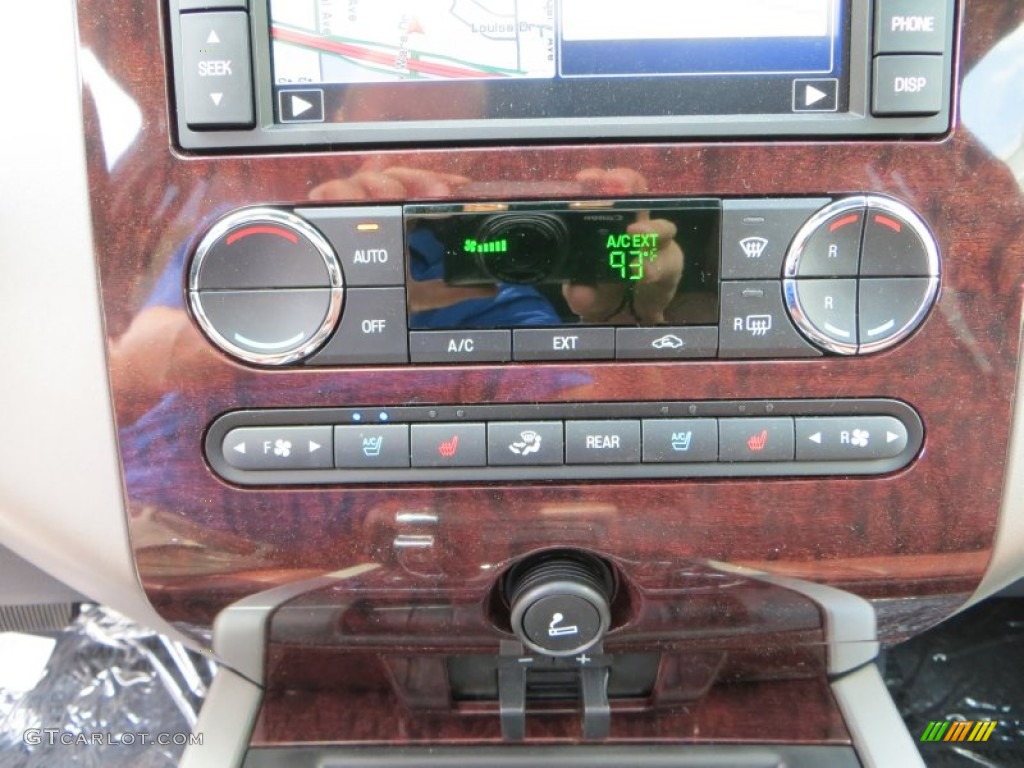 2013 Ford Expedition King Ranch Controls Photo #81959533