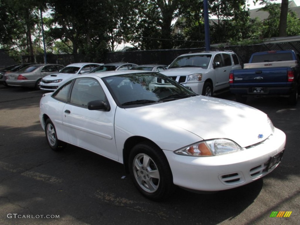 2002 Cavalier LS Coupe - Bright White / Graphite photo #2