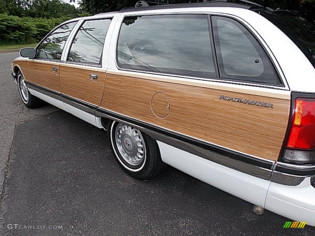 1996 Roadmaster Estate Collectors Edition Wagon - Bright White / Beige photo #6