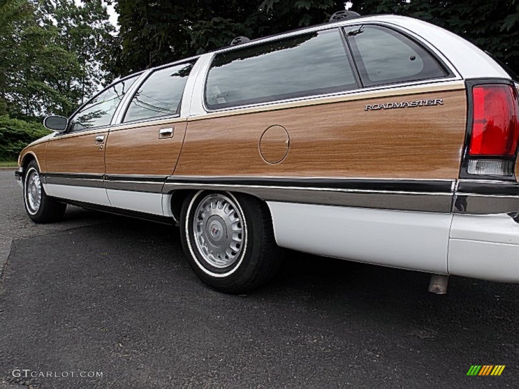 1996 Roadmaster Estate Collectors Edition Wagon - Bright White / Beige photo #7