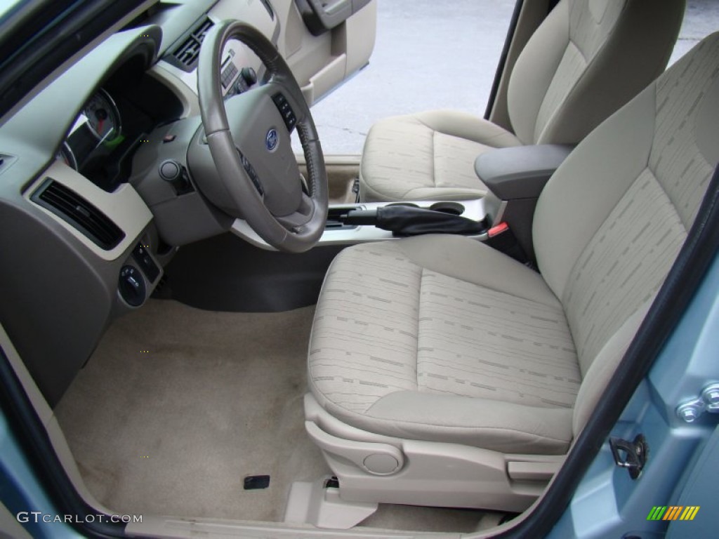 2009 Focus SE Sedan - Light Ice Blue Metallic / Medium Stone photo #10