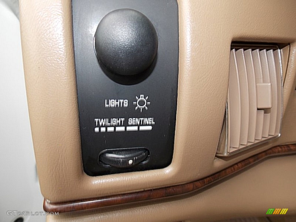 1996 Buick Roadmaster Estate Collectors Edition Wagon Controls Photo #81963037