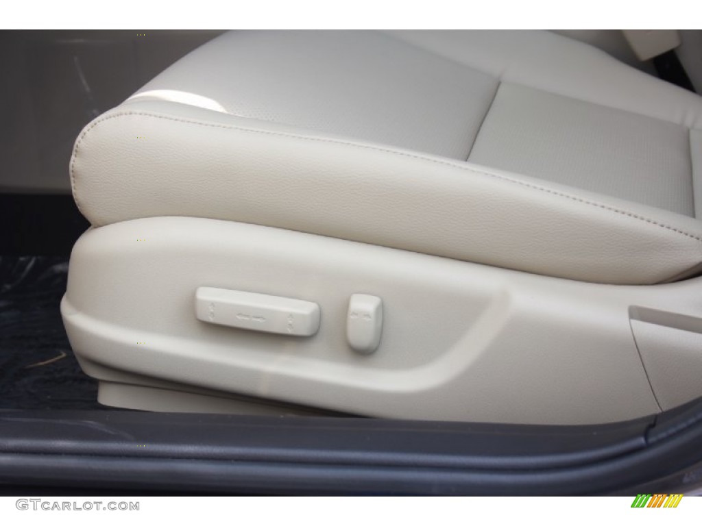 2014 Acura ILX 2.0L Premium Controls Photo #81965668