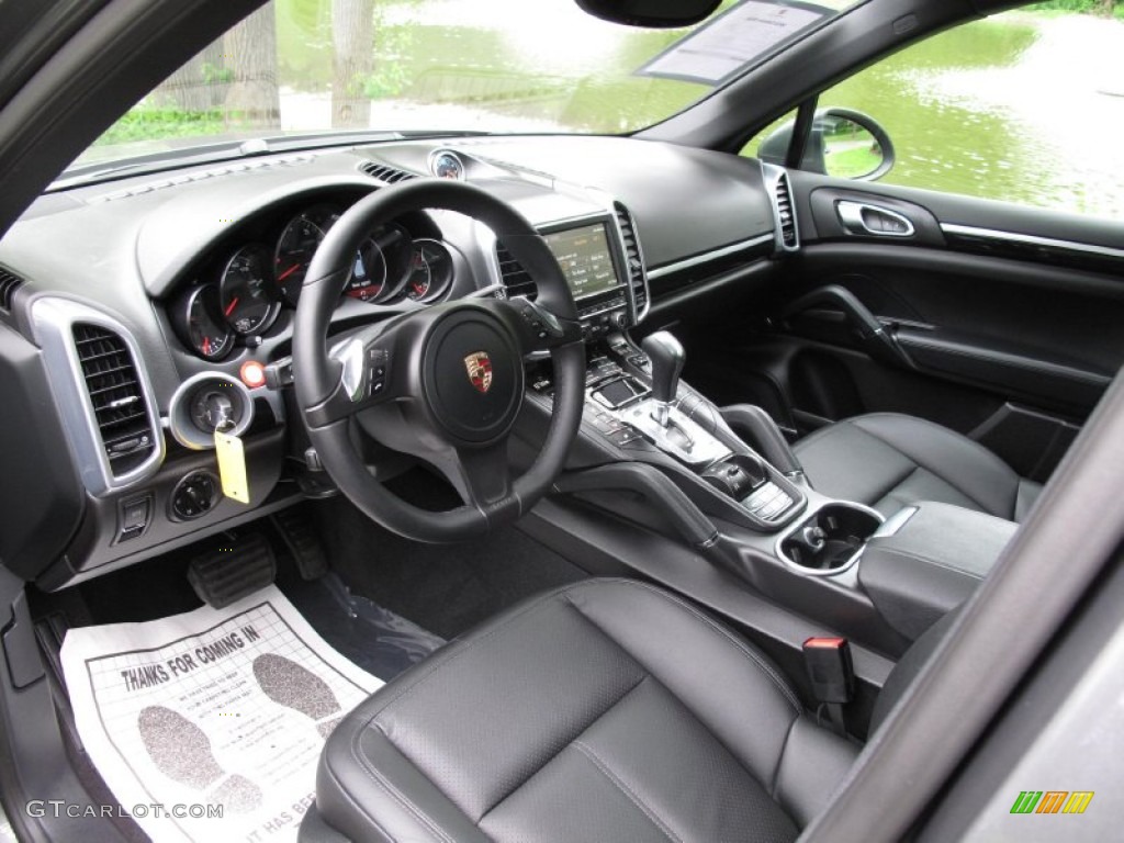 Black Interior 2013 Porsche Cayenne Standard Cayenne Model Photo #81972287