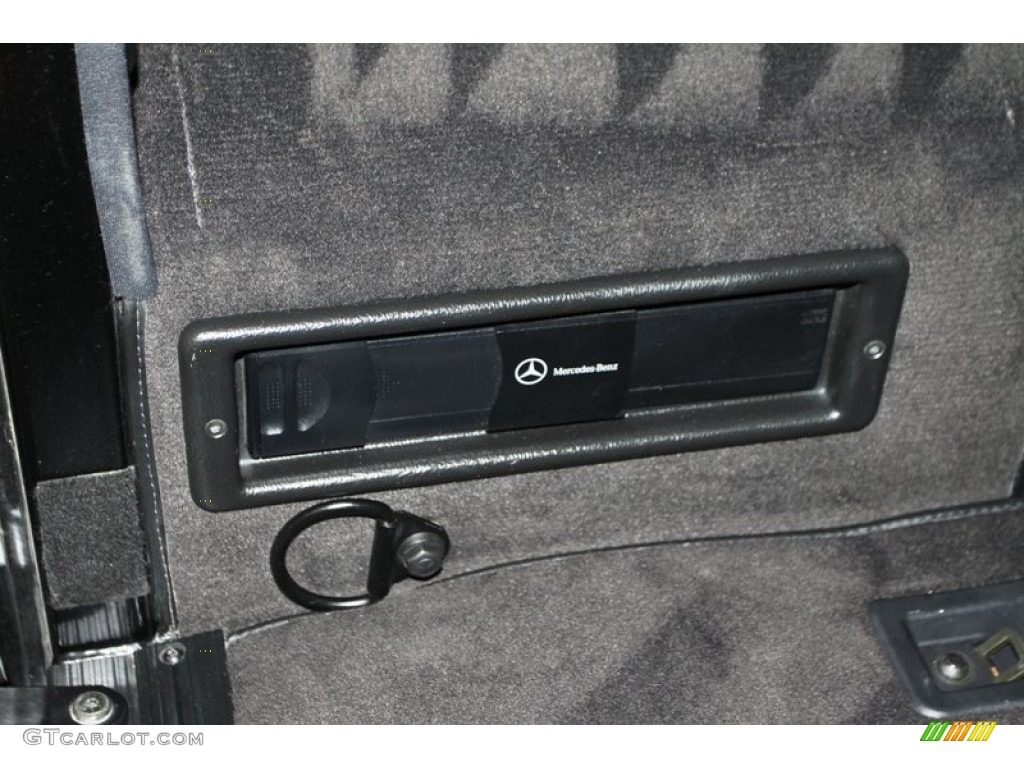 2007 Mercedes-Benz G 500 Audio System Photos