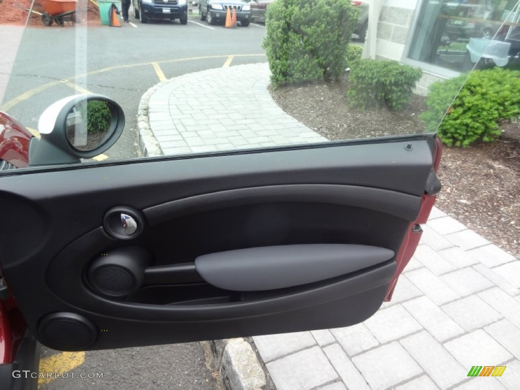 2007 Cooper Hardtop - Nightfire Red Metallic / Grey/Carbon Black photo #23