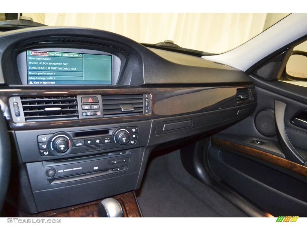 2006 3 Series 330i Sedan - Silver Grey Metallic / Black photo #22