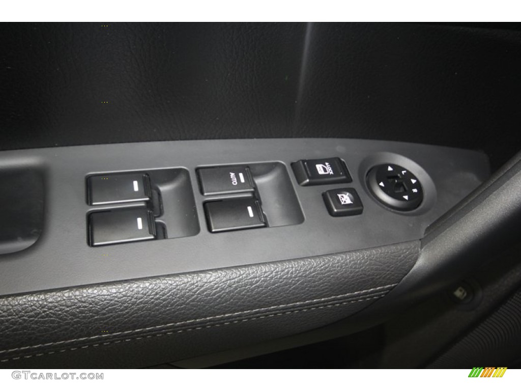 2011 Sorento SX V6 - Ebony Black / Black photo #17