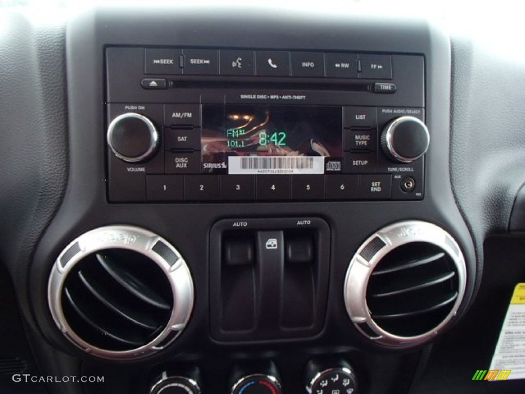 2013 Jeep Wrangler Rubicon 10th Anniversary Edition 4x4 Controls Photo #81992450
