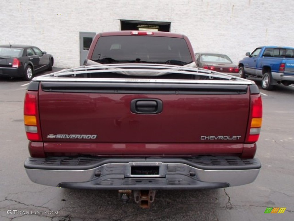 2002 Silverado 1500 LS Extended Cab 4x4 - Dark Carmine Red Metallic / Graphite Gray photo #5