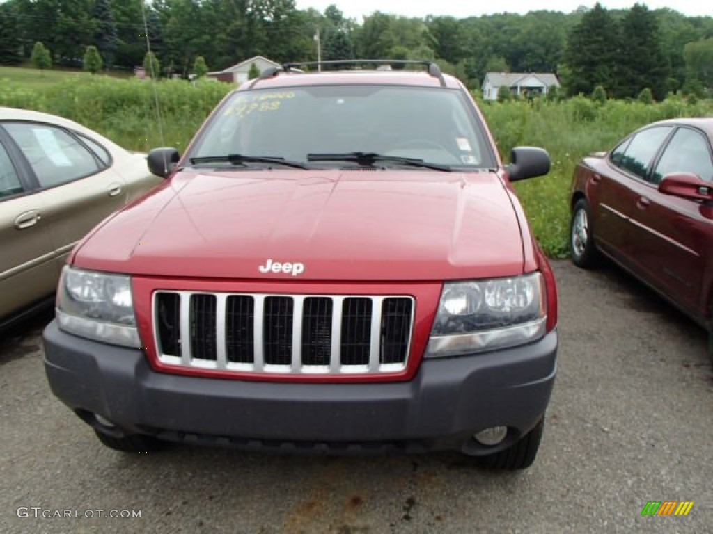 2004 Grand Cherokee Laredo 4x4 - Inferno Red Pearl / Taupe photo #2