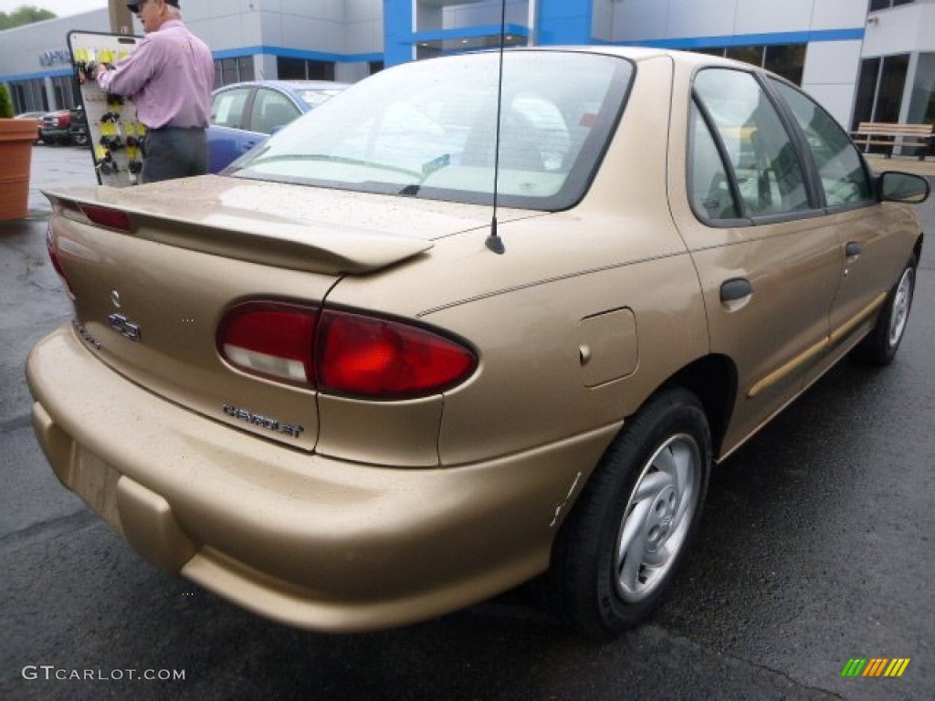 1998 Cavalier LS Sedan - Gold Metallic / Neutral photo #2