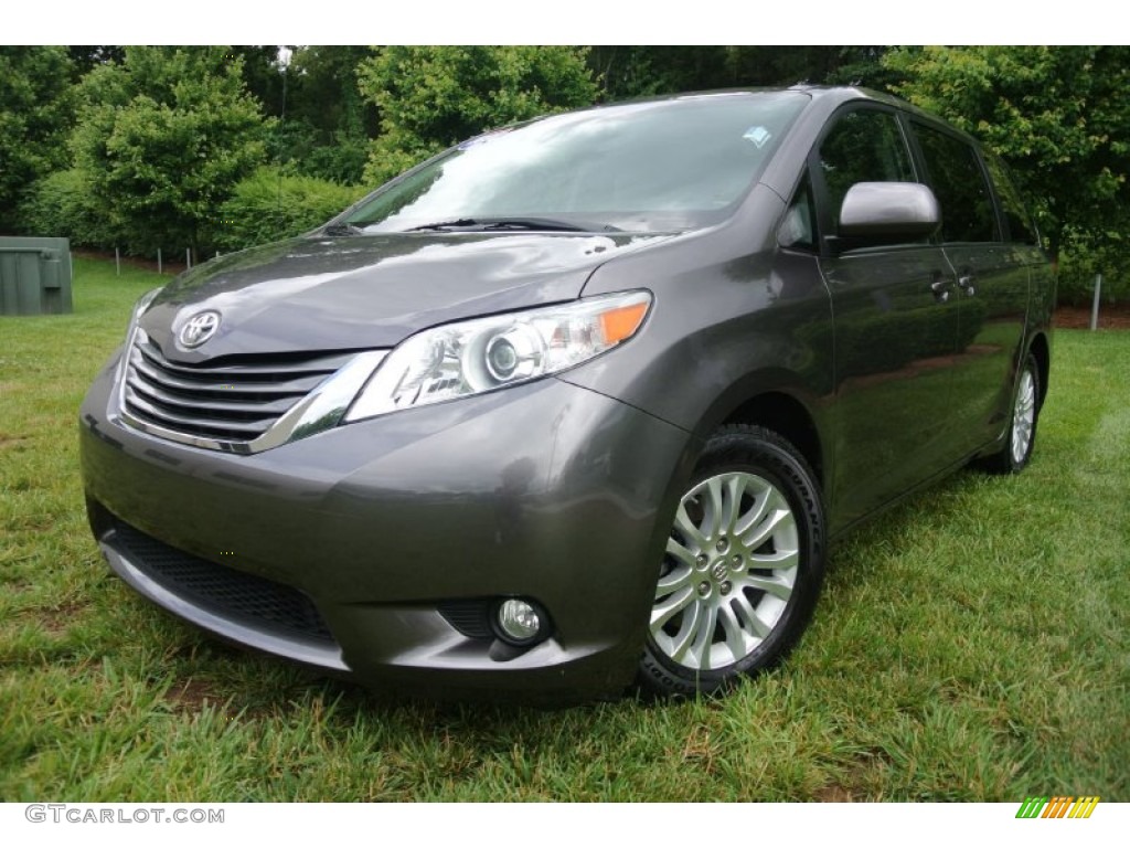 2011 Sienna XLE - Predawn Gray Mica / Bisque photo #1