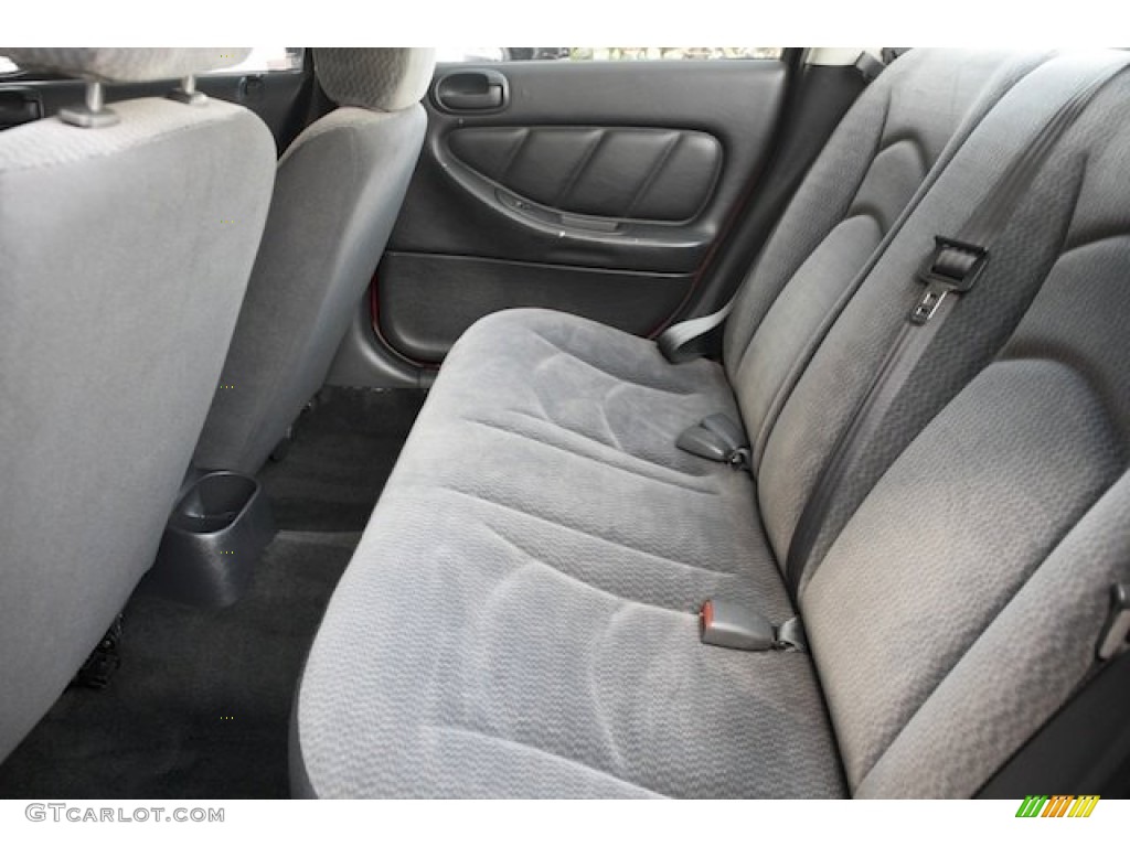 2002 Stratus SE Sedan - Inferno Red Pearl / Dark Slate Gray photo #4