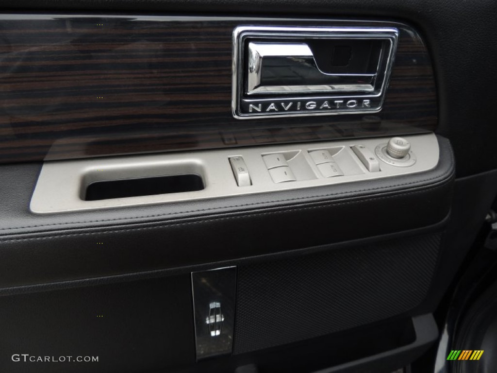 2010 Lincoln Navigator L 4x4 Controls Photo #82005006