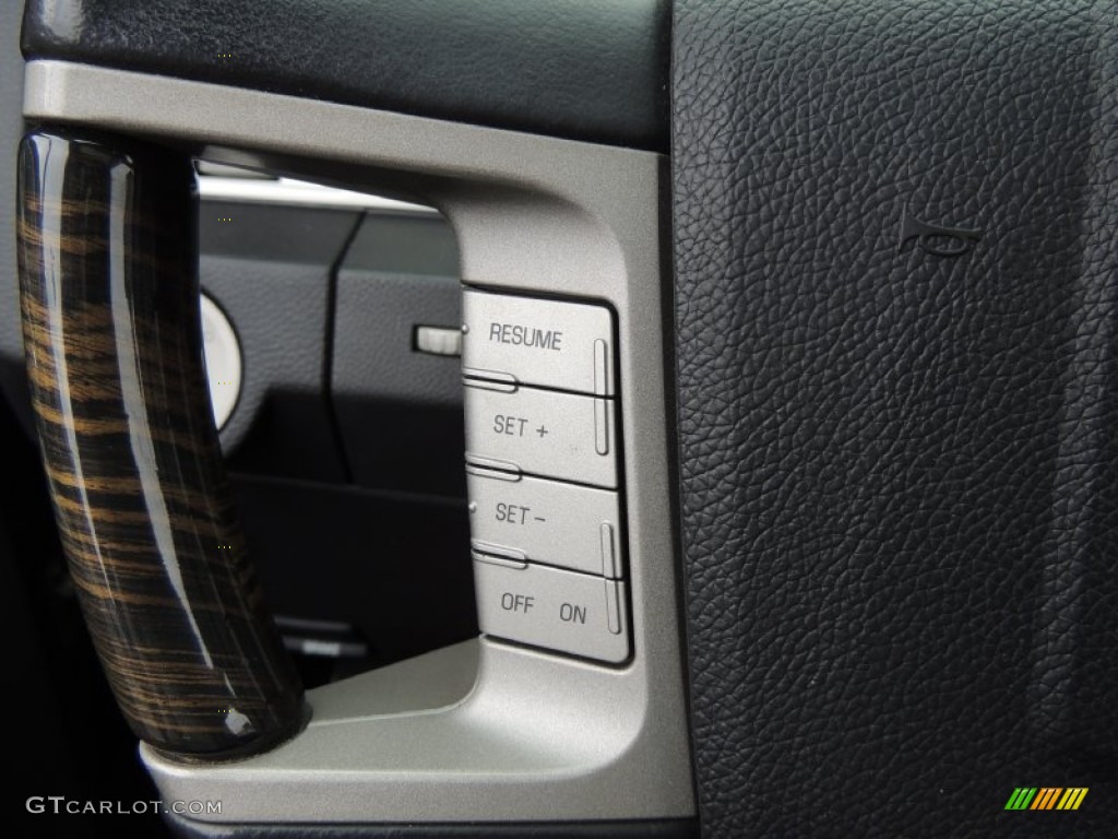 2010 Lincoln Navigator L 4x4 Controls Photo #82005118