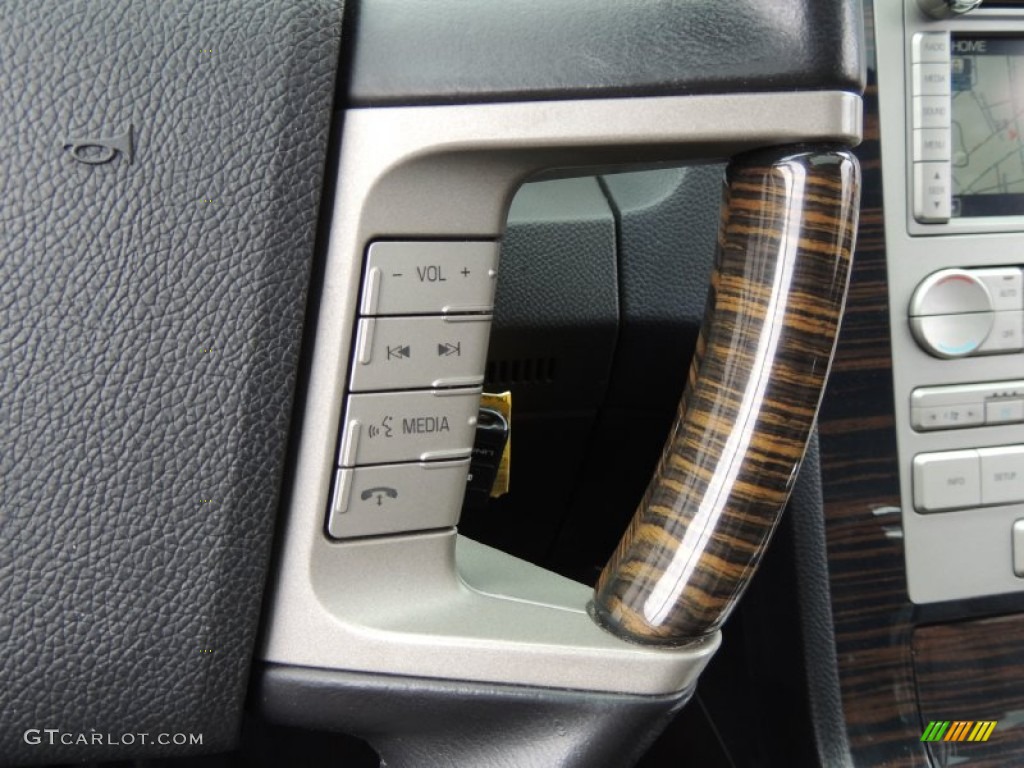 2010 Lincoln Navigator L 4x4 Controls Photo #82005146