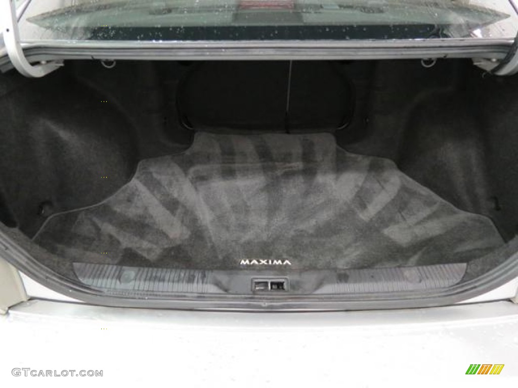 2003 Nissan Maxima SE Trunk Photo #82007024