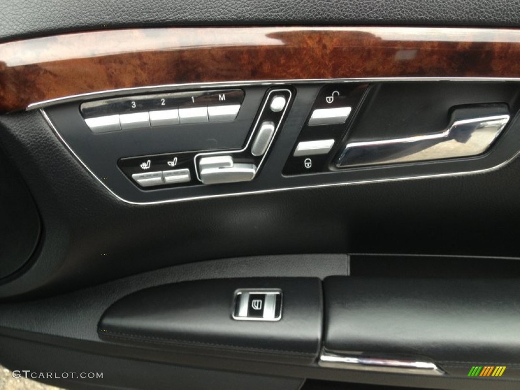 2007 Mercedes-Benz S 550 4Matic Sedan Controls Photo #82007364