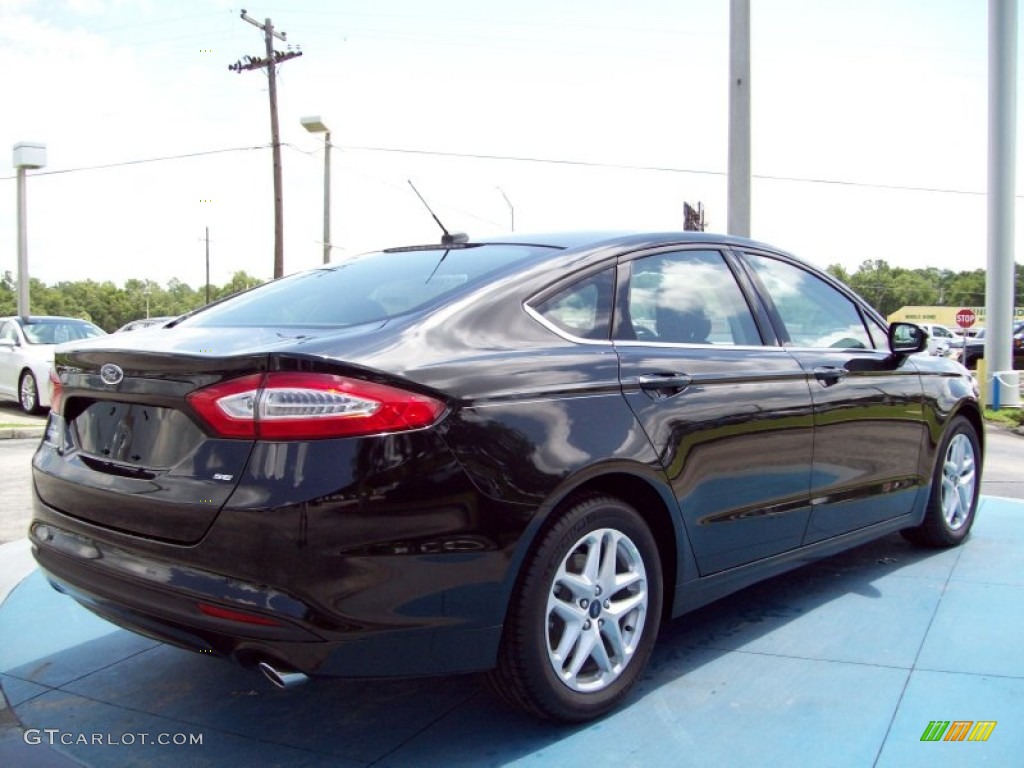 2013 Fusion SE - Tuxedo Black Metallic / Charcoal Black photo #3