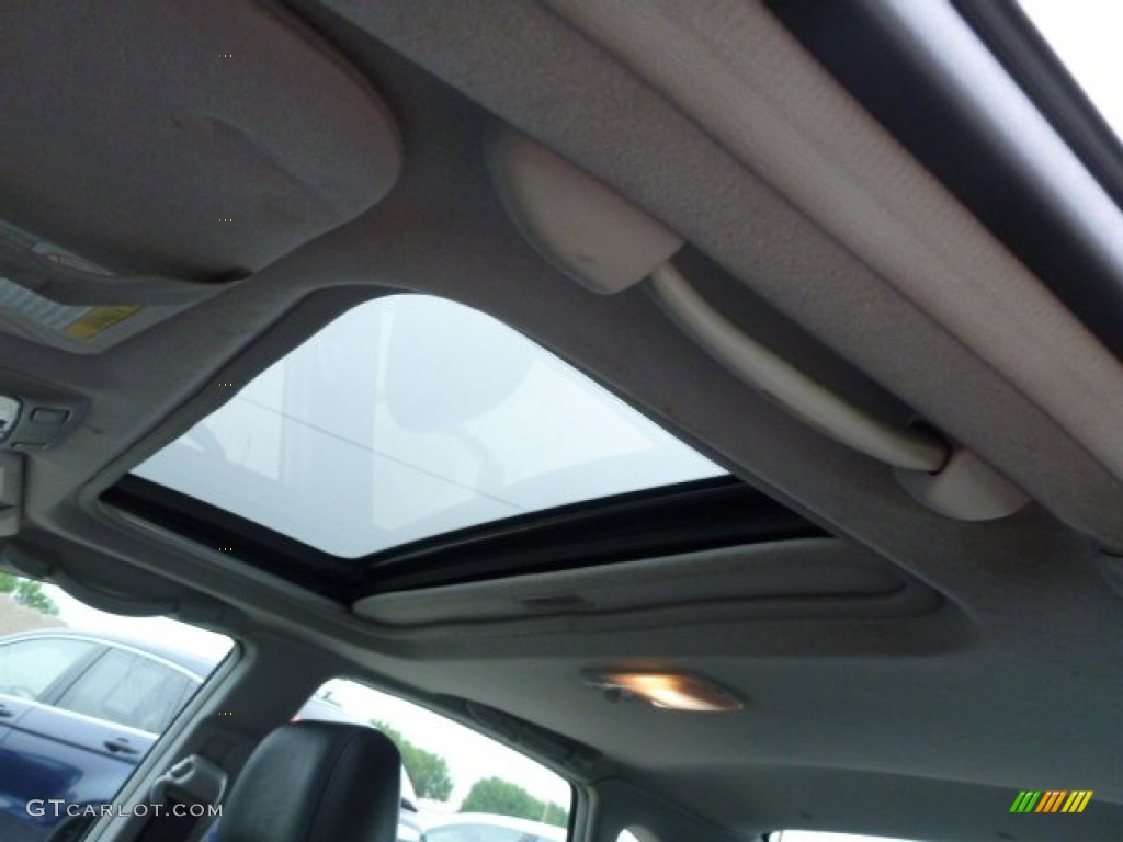 2004 Legacy 2.5 GT Sedan - Titanium Pearl / Black photo #16