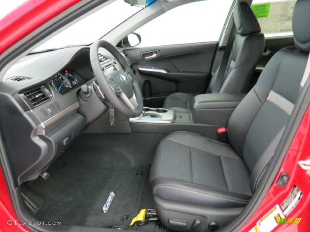 Black Interior 2013 Toyota Camry SE Photo #82009606