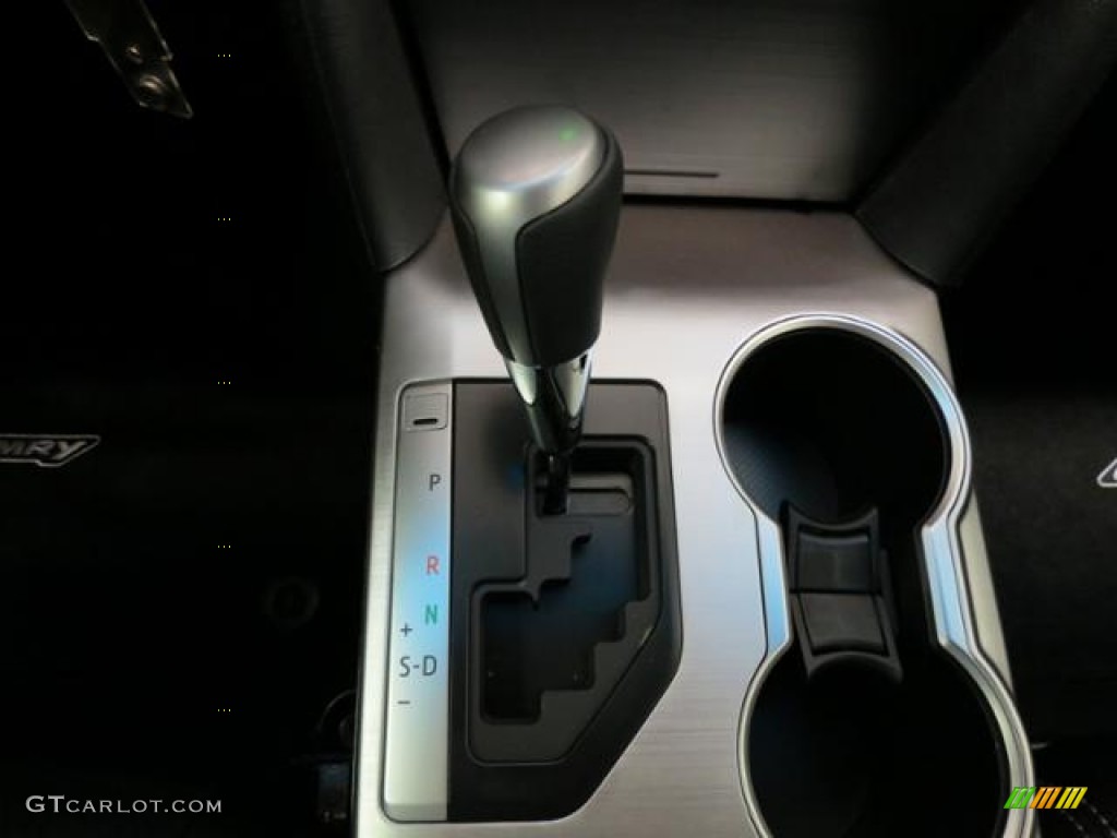 2013 Toyota Camry SE Transmission Photos