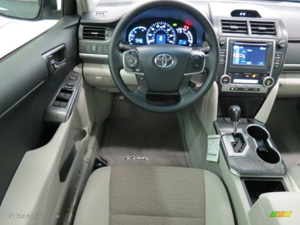 2013 Camry Hybrid LE - Magnetic Gray Metallic / Light Gray photo #6