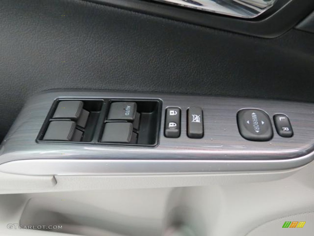 2013 Camry Hybrid LE - Magnetic Gray Metallic / Light Gray photo #12