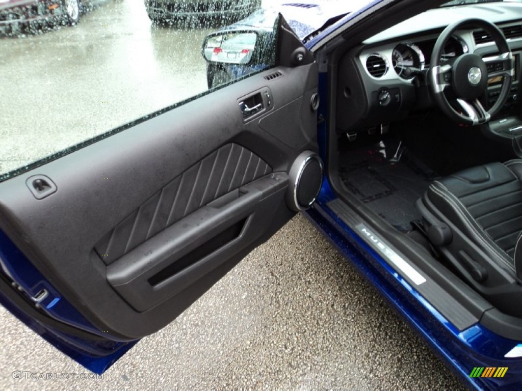 2013 Ford Mustang GT Premium Coupe Charcoal Black/Recaro Sport Seats Door Panel Photo #82011995