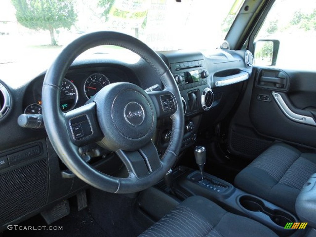 2011 Wrangler Rubicon 4x4 - Black / Black photo #6